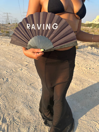 RAVING Slogan FanThe perfect party accessory, the RAVING slogan fan. Carry it with you for every occasion.
Fan measurements when unfolded: 44cm width x 24 cm height.
 
Product is nonRAVING Slogan Fan