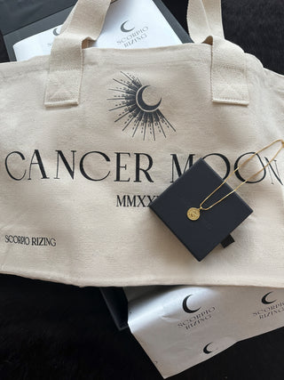 'Occasion Gifting SetLooking for the perfect gift for that Cancer in your life? Our stunning 18K gold plated Cancer necklace comes with our best selling Cancer Cotton Tote Bag and both aCancer L'Occasion Gifting Set